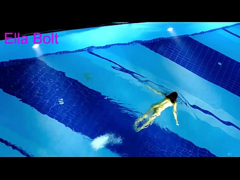 ❤️ Ik kin net ophâlde te sjen, jonge blonde fongen neaken swimmen yn ELLA BOLT resort pool ️❌ Superporno by ús fy.com-porn-kai.ru ️❤