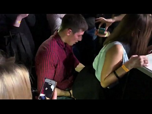 ❤️ Echte seks yn in Russyske nachtclub. 18-jierrich Russysk famke yn 'e anus en fagina neukt yn in nachtclub ️❌ Superporno by ús fy.com-porn-kai.ru ️❤